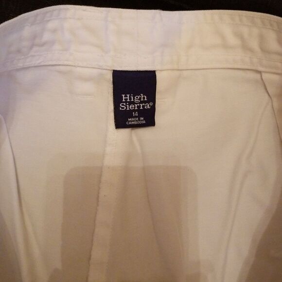 High Sierra shorts - Picture 3 of 3